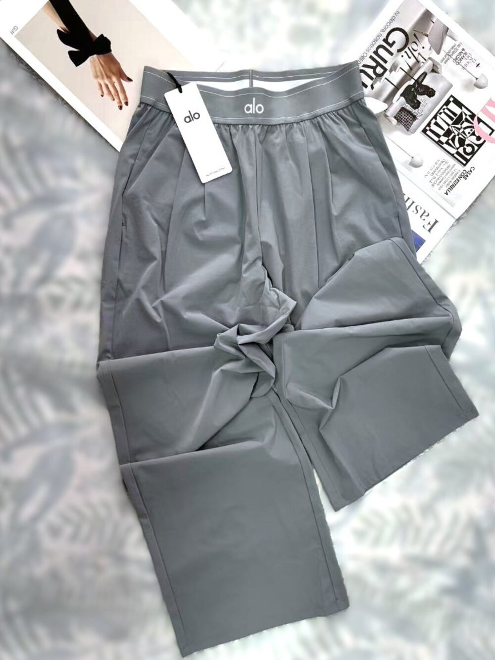 Women's ALO Yoga Stee Grey Slimming Yoga Pants(Regular) - Picture 2 of 5